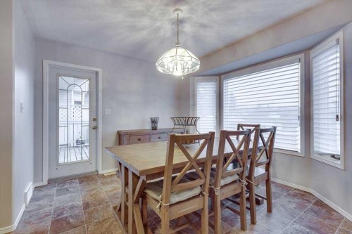 14 Lawrence Crescent, Red Deer, AB - Indoor Photo Showing Dining Room