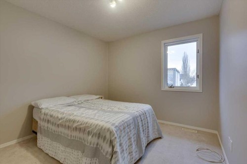 14 Lawrence Crescent, Red Deer, AB - Indoor Photo Showing Bedroom