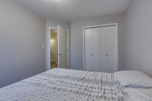 14 Lawrence Crescent, Red Deer, AB - Indoor Photo Showing Bedroom