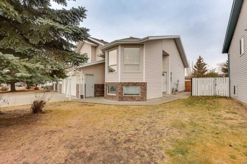 14 Lawrence Crescent, Red Deer, AB - Outdoor