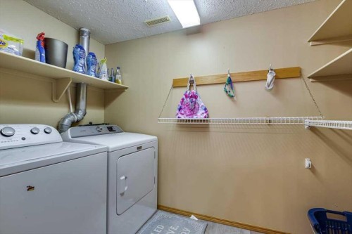 14 Lawrence Crescent, Red Deer, AB - Indoor Photo Showing Laundry Room