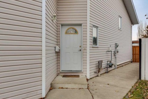 14 Lawrence Crescent, Red Deer, AB - Outdoor With Exterior