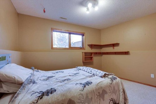 14 Lawrence Crescent, Red Deer, AB - Indoor Photo Showing Bedroom