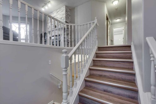 14 Lawrence Crescent, Red Deer, AB - Indoor Photo Showing Other Room