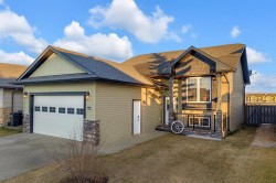 72 Rozier Close  Sylvan Lake, AB T4S 0B7