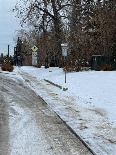 201-5519 Kerry Wood Drive, Red Deer, AB - Outdoor