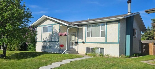 74 Nichols Crescent  Red Deer, AB T4P 1P6