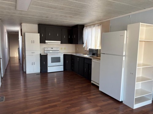 51-5311 60 Street, Rocky Mountain House, AB 