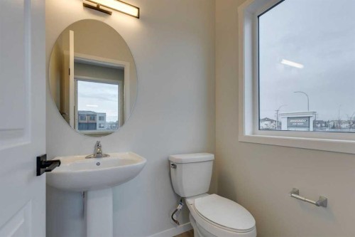 101-81 Midtown Boulevard Sw, Airdrie, AB - Indoor Photo Showing Bathroom