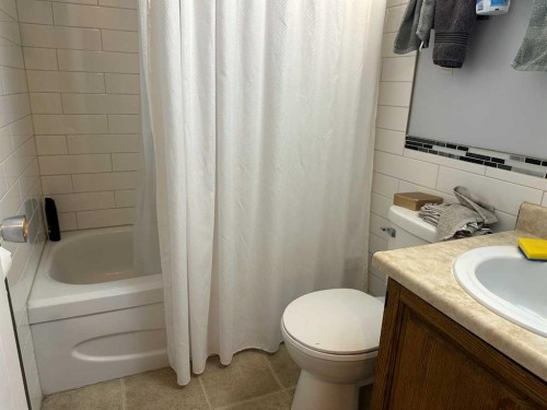 A & B-4923 53 Street, Rocky Mountain House, AB - Indoor Photo Showing Bathroom
