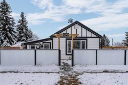 5036 49 Avenue  Bashaw, AB T0B 0H0