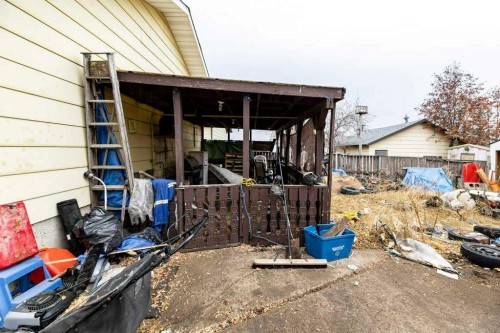 4804 Broadway Avenue, Blackfalds, AB - Outdoor With Exterior