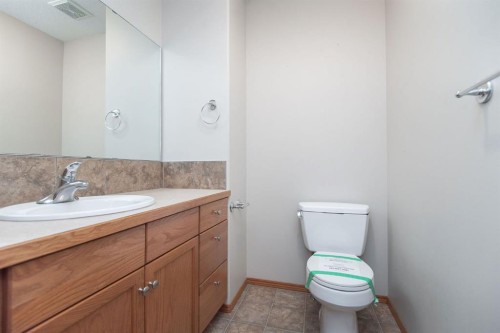 5-4807 53 Avenue, Eckville, AB - Indoor Photo Showing Bathroom