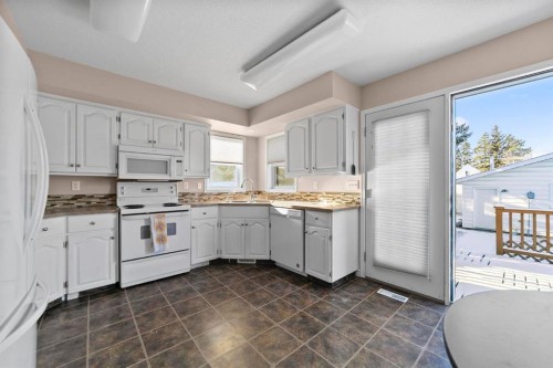 5220 47 Street, Camrose, AB - Indoor Photo Showing Kitchen