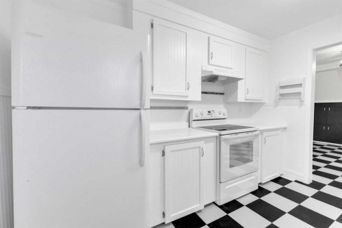 2014 24 Avenue, Delburne, AB - Indoor Photo Showing Kitchen