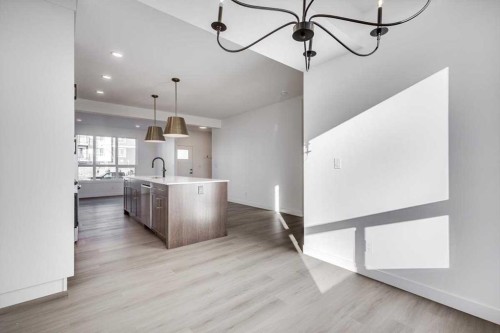 40 Irvin Way, Sylvan Lake, AB - Indoor Photo Showing Kitchen