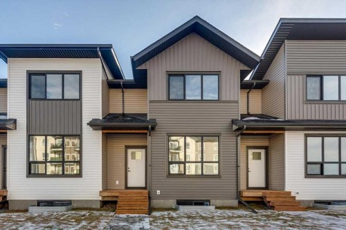 42 Irvin Way  Sylvan Lake, AB T4S 0W2