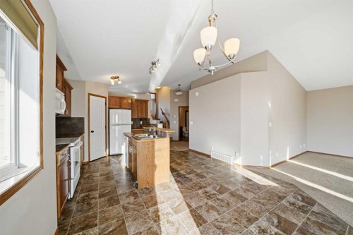 9 Thomas Place, Red Deer, AB - Indoor Photo Showing Kitchen