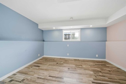 9 Thomas Place, Red Deer, AB - Indoor Photo Showing Other Room