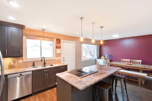 5209 42 Street, Olds, AB - Indoor Photo Showing Kitchen With Double Sink With Upgraded Kitchen