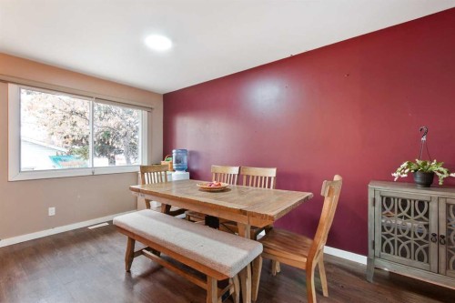 5209 42 Street, Olds, AB - Indoor Photo Showing Dining Room