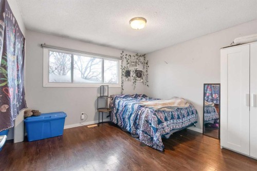 5209 42 Street, Olds, AB - Indoor Photo Showing Bedroom