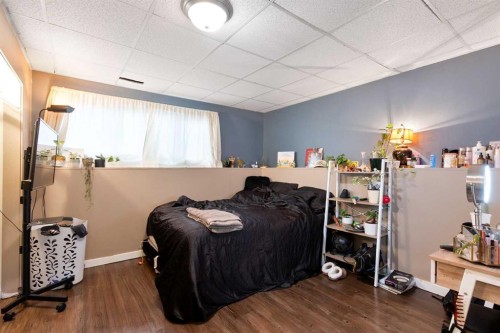5209 42 Street, Olds, AB - Indoor Photo Showing Bedroom