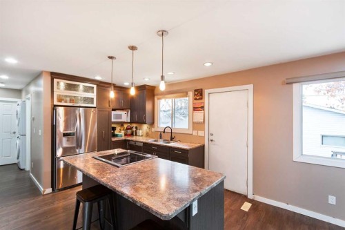 5209 42 Street, Olds, AB - Indoor Photo Showing Kitchen With Upgraded Kitchen