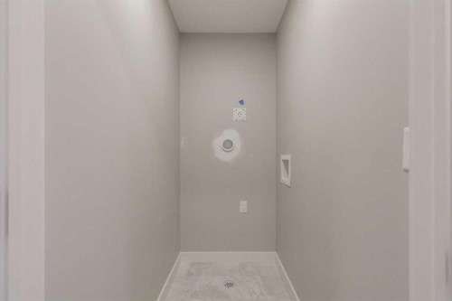 197 Bridgeport Gate, Chestermere, AB - Indoor Photo Showing Other Room