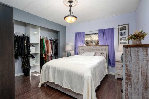 12-4504 41 Street, Camrose, AB 