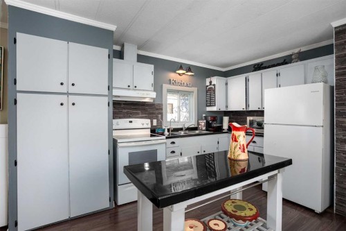 12-4504 41 Street, Camrose, AB 