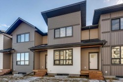 44 Irvin Way  Sylvan Lake, AB T4S 0W2