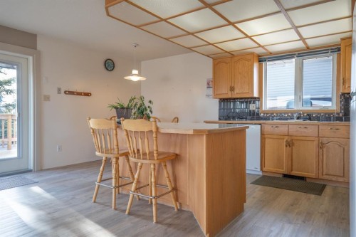 5404 49 Ave, Alix, AB - Indoor