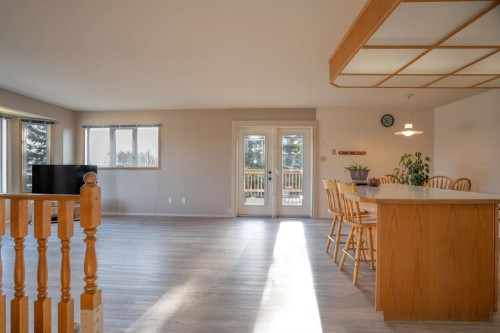 5404 49 Ave, Alix, AB - Indoor