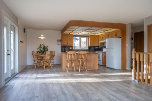 5404 49 Ave, Alix, AB - Indoor Photo Showing Other Room