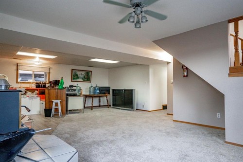 5404 49 Ave, Alix, AB - Indoor