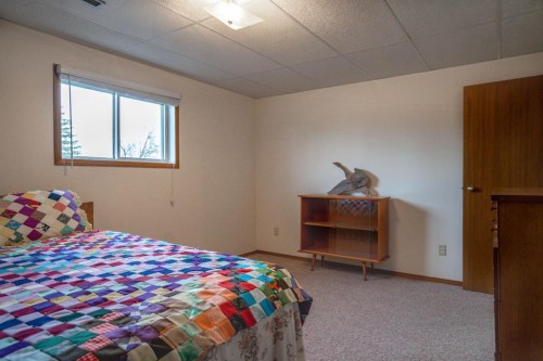 5404 49 Ave, Alix, AB - Indoor Photo Showing Bedroom