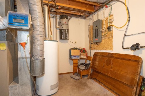 5404 49 Ave, Alix, AB - Indoor Photo Showing Basement