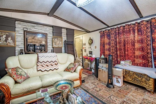 3 Parkview Avenue, Red Deer, AB 