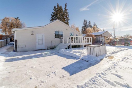 2013 25Th Avenue, Delburne, AB - Outdoor
