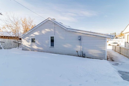 2013 25Th Avenue, Delburne, AB - Outdoor