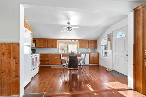 2013 25Th Avenue, Delburne, AB - Indoor Photo Showing Kitchen