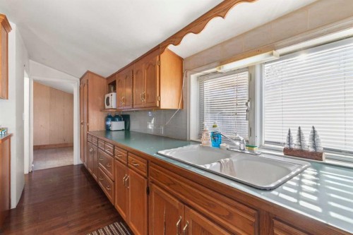 2013 25Th Avenue, Delburne, AB - Indoor Photo Showing Kitchen