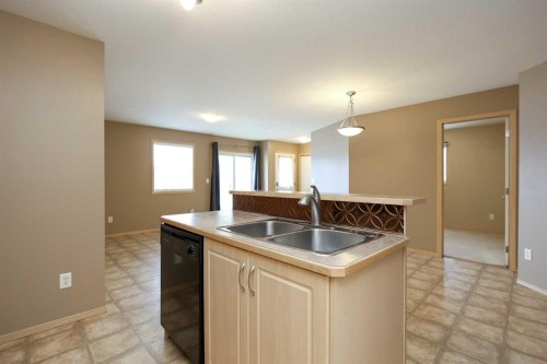 17-33 Jennings Crescent, Red Deer, AB - Indoor Photo Showing Kitchen With Double Sink