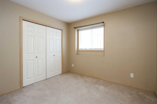 17-33 Jennings Crescent, Red Deer, AB - Indoor Photo Showing Other Room