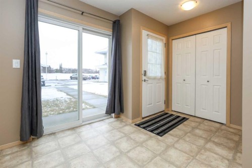 17-33 Jennings Crescent, Red Deer, AB - Indoor Photo Showing Other Room