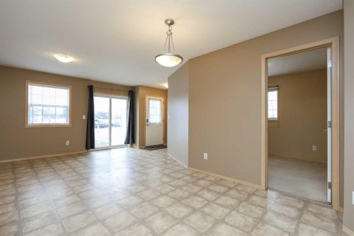 17-33 Jennings Crescent, Red Deer, AB - Indoor Photo Showing Other Room