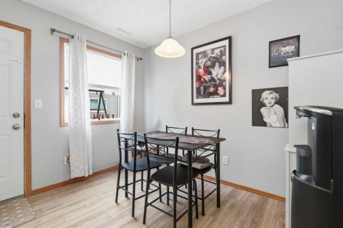 598-100 Jordan Parkway, Red Deer, AB - Indoor Photo Showing Dining Room
