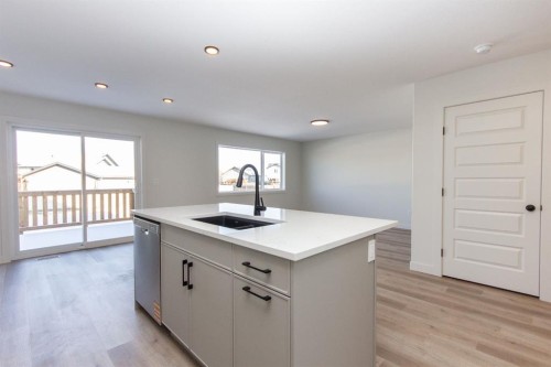 260 Augustus Way, Penhold, AB - Indoor Photo Showing Kitchen