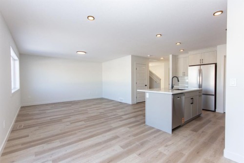 260 Augustus Way, Penhold, AB - Indoor Photo Showing Kitchen